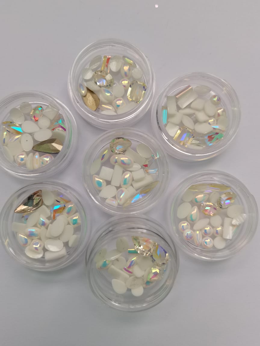 TR30 Pearl Rhinestone 3D Art Mix