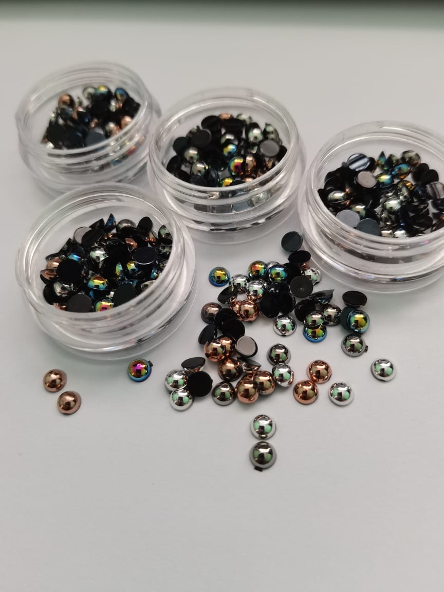 TR18 Black Rainbow Pearl Nail Decoration