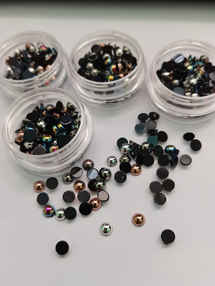 TR18 Black Rainbow Pearl Nail Decoration