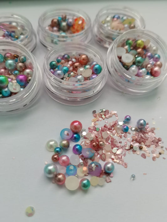 TR19 Rainbow Pearl Nail Decoration