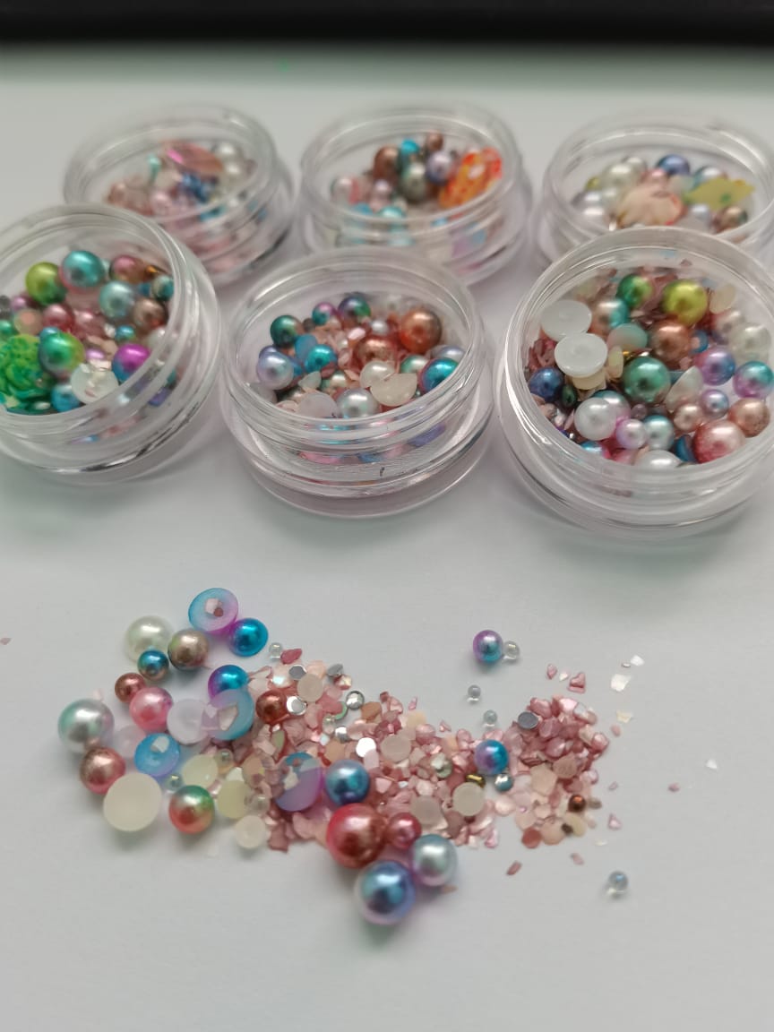 TR19 Rainbow Pearl Nail Decoration